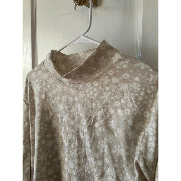 Croft and barrow women’s size 3X – large snowflake shirt - Picture 9 of 11